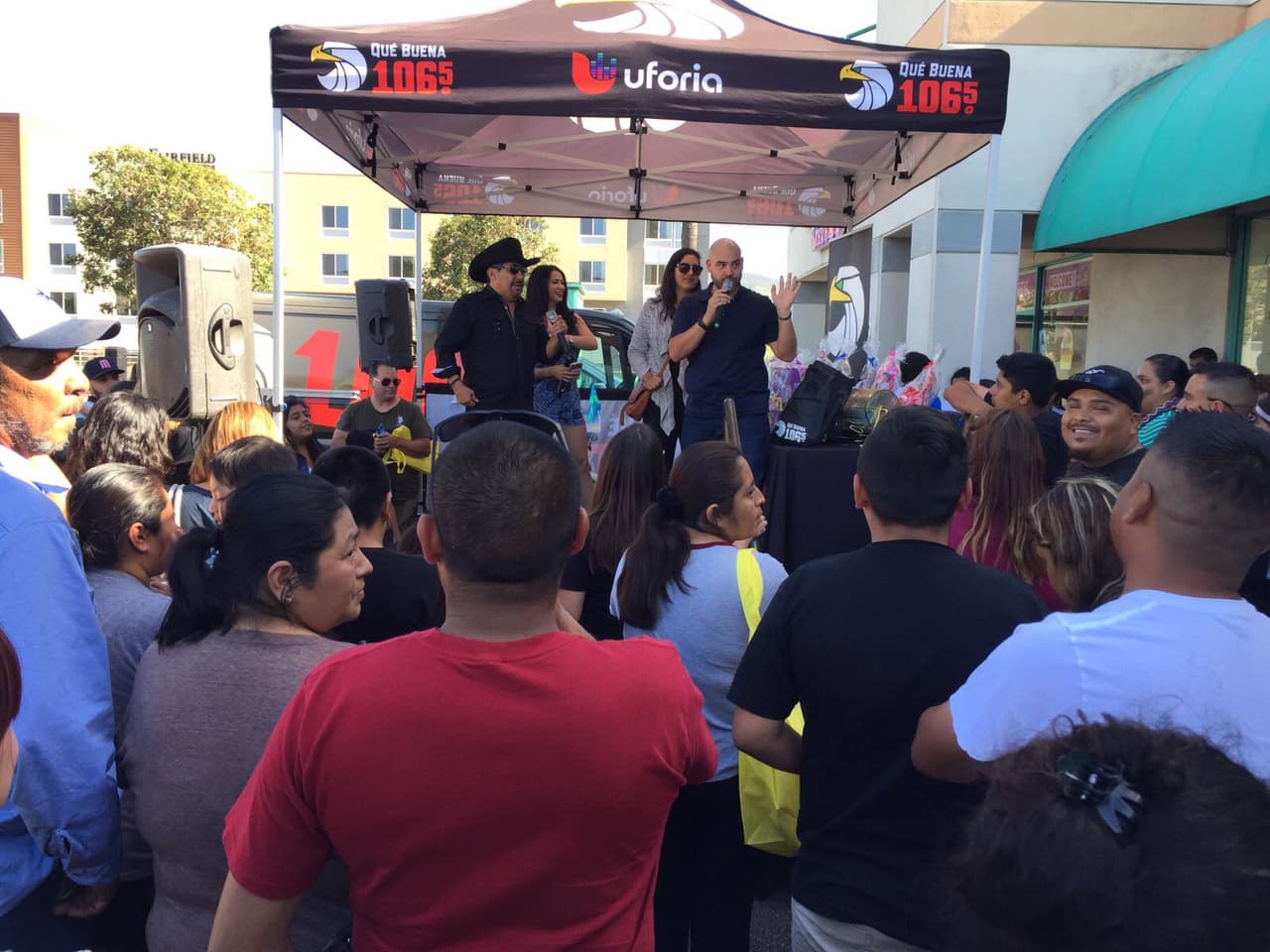 Raúl 'El Pelón', Carla Medrano y El Feo se enamoraron del cariño por parte de sus seguidores en San Diego.