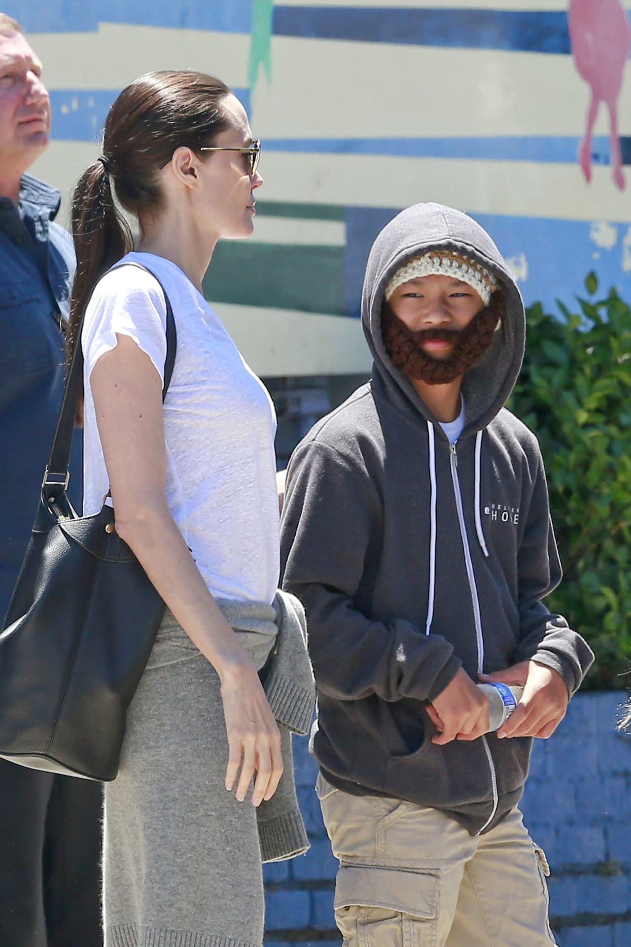 ¡Chico, que todavía te faltan unos años para la pubertad!