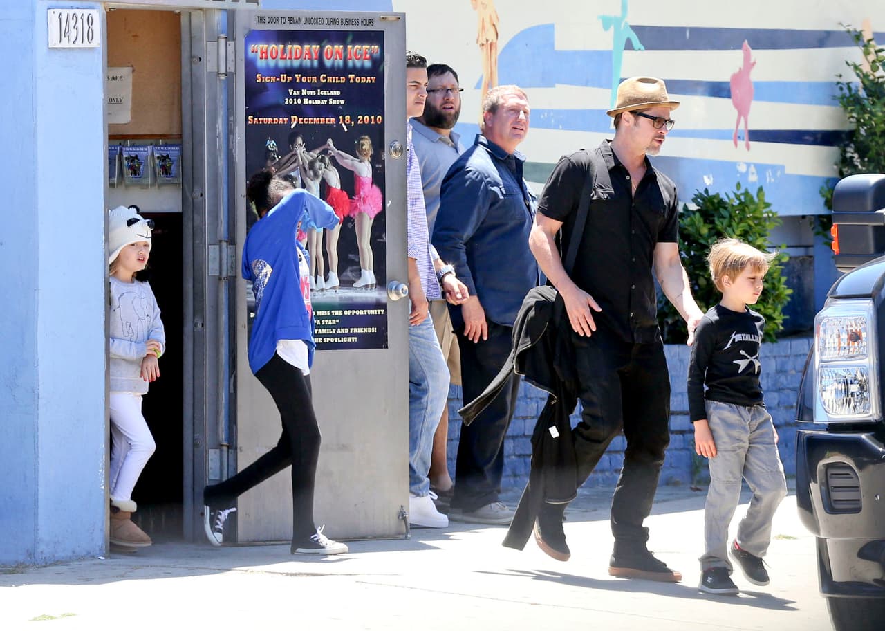 Ahora les faltó su hijo mayor, Maddox.