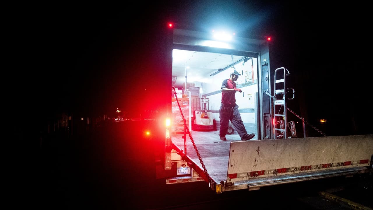 Vientos de hasta 89 mph provocan que miles amanezcan sin luz en 36 condados de California