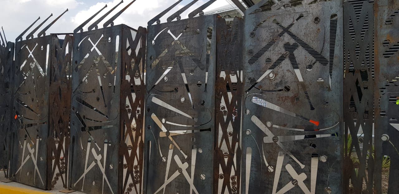 Así luce la parte externa del Estadio Alfredo Harp Helú, nueva casa de los Diablos Rojos del México que es inaugurada este sábado.