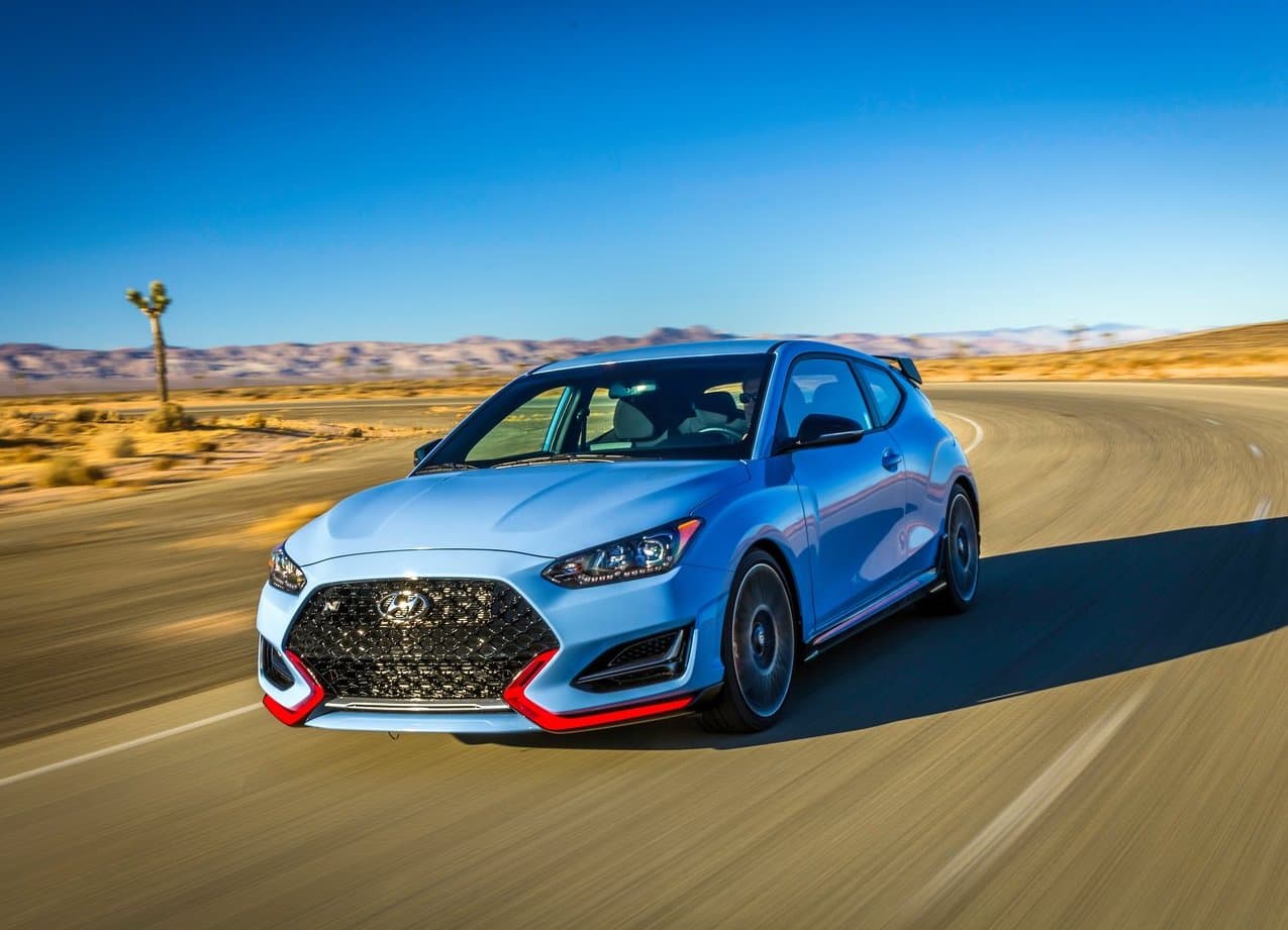 <b>10. Hyundai Veloster</b>
<br>
<br>Porcentaje de dueños con al menos una multa por exceso de velocidad: 14.48%
<br>Precio base: $18,500
<br>Potencia: 147-201 HP
<br>
<br>En la imagen un Hyundai Veloster N 2019.