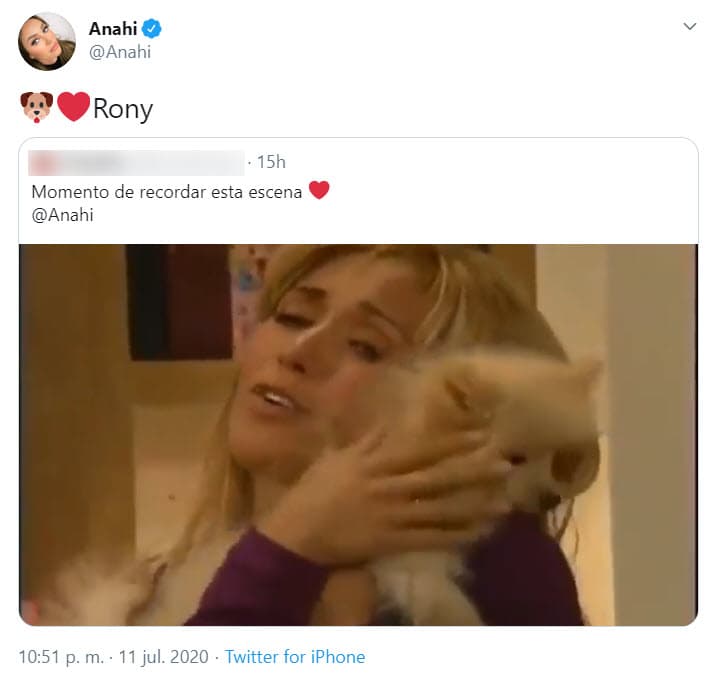 Más tarde, la actriz compartió 
<b><a href="https://twitter.com/Anahi/status/1282160711926345728" target="_blank">un clip</a></b> que le hizo llegar uno de sus seguidores en donde Rony hizo su debut en la pantalla chica. 
<br>