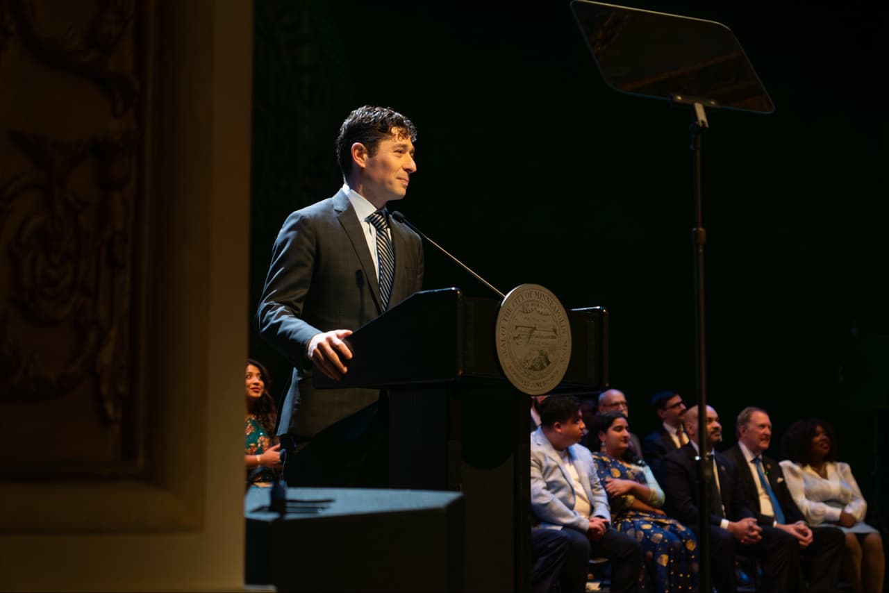 Alcalde de Minneapolis reprueba envío de soldados para reprimir inmigración