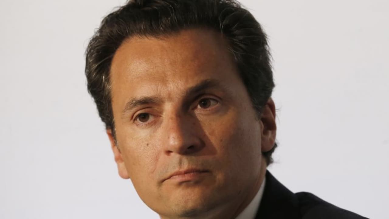 Exdirector de Pemex es imputado por corrupción, pero elude la cárcel por colaborar con la justicia