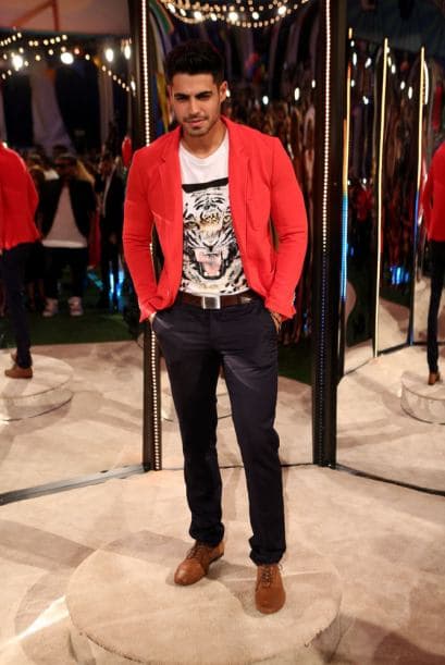 Bellos, atrevidos, creativos, y muy coloridos así fueron vestidos tus artistas favoritos a la feria de #PremiosJuventud. ¿Te copiarías los modelitos? ¿Quieres ver más? las mejores del mundo del entretenimiento aquí