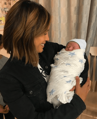 La tía Karla Martínez pudo conocer "al angelito más chiquito de la familia" el día en que nació. "Bienvenido Gael. Que Dios guíe tus pasos y llene tu vida de amor, salud y alegrías. Esta tía loca te adora con todo su corazón", escribió en sus redes sociales.