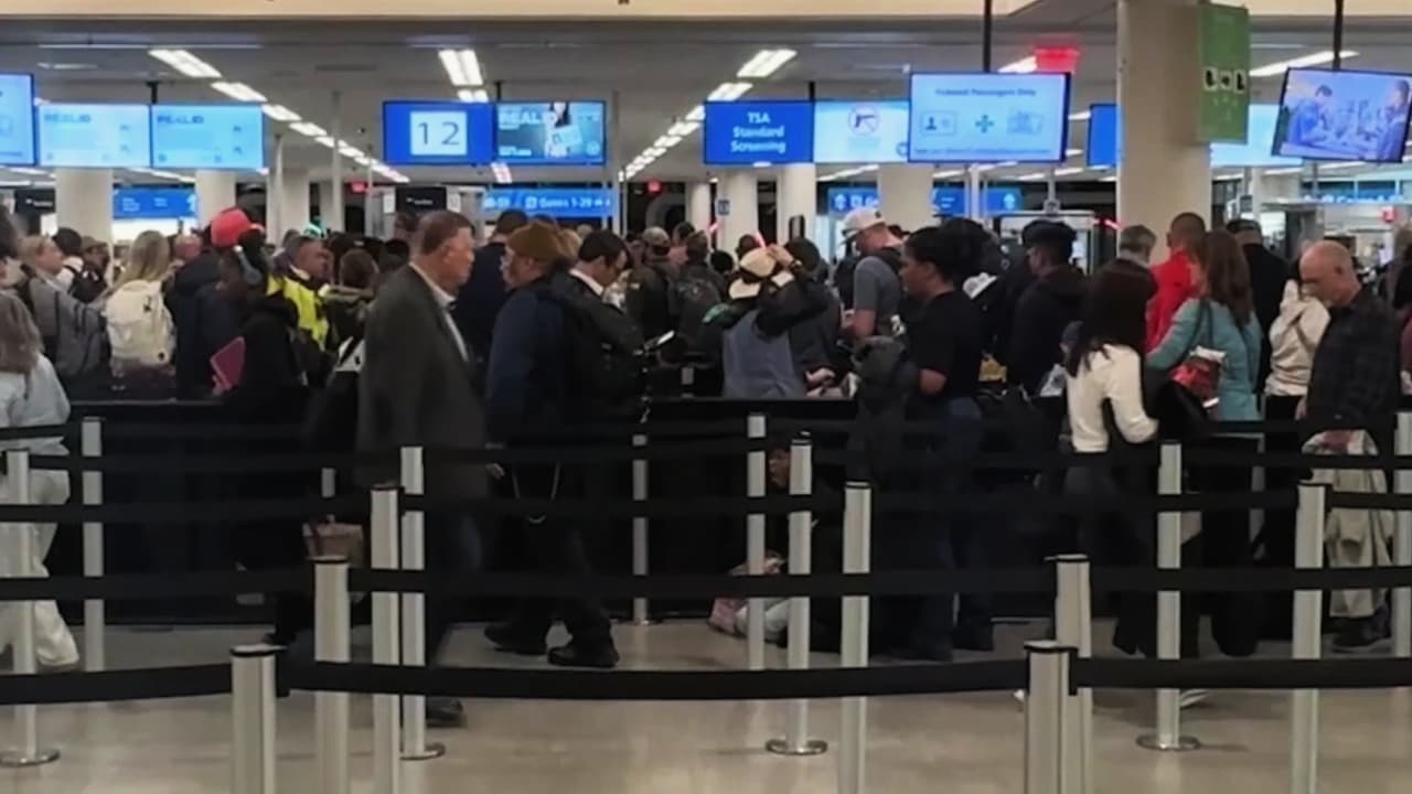 Casi 200,000 viajeros pasan por el aeropuerto de Orlando por cierre de temporada de Navidad