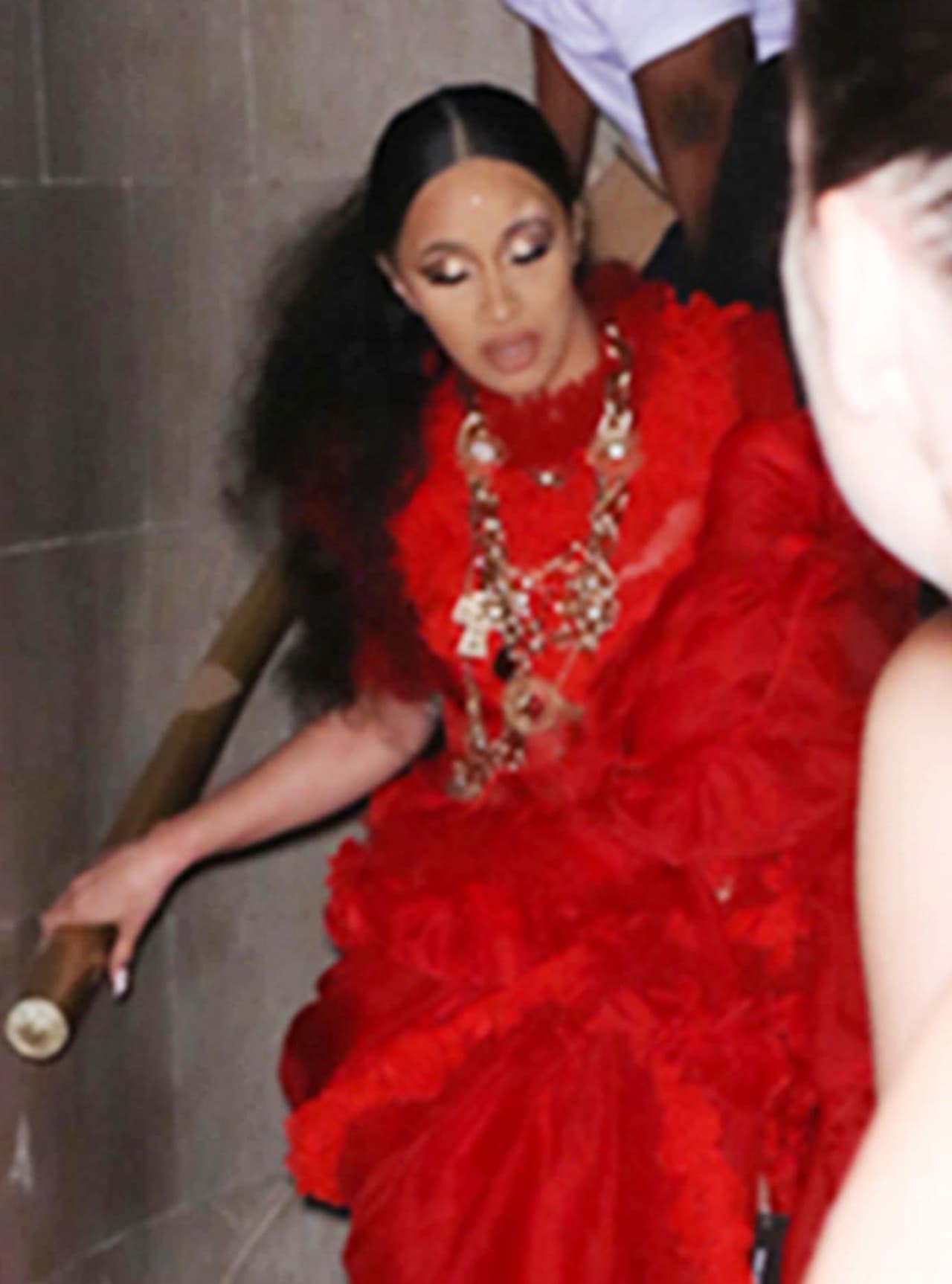 El mensaje fue publicado en la madrugada del 8 de septiembre, solo unas horas después de la pelea que protagonizaron y en la que Cardi B le arrojó un zapato a Nicki Minaj.
<br>