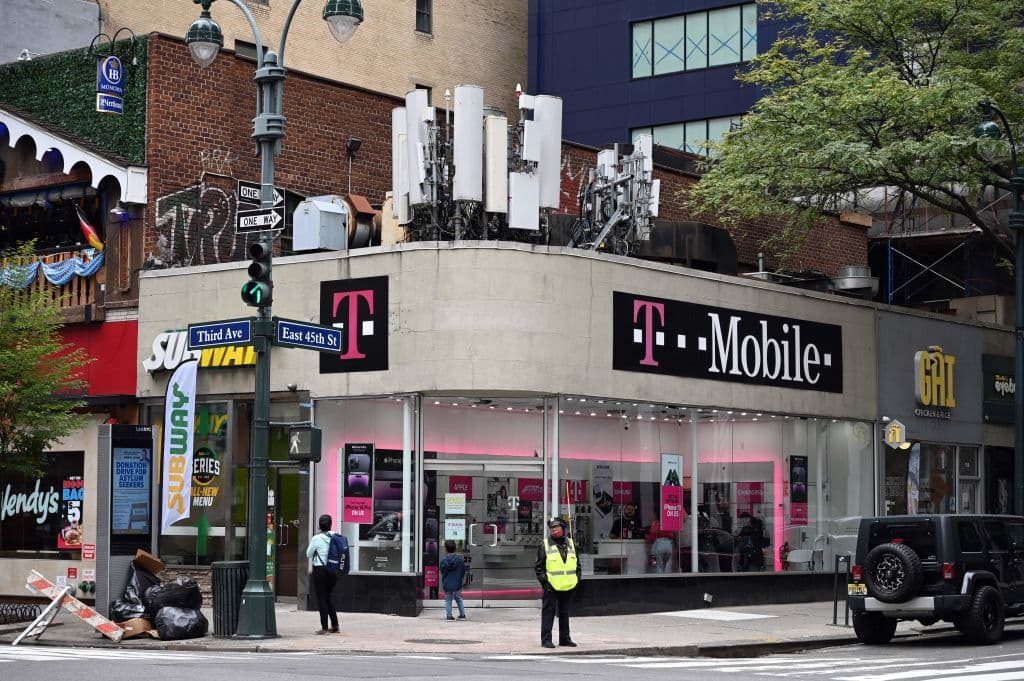 Aunque ninguno de los cinco distritos se ha recuperado por completo, Manhattan es el más afectado: perdió 14.4 % de tiendas de cadenas grandes desde el 2019. Es decir: 427 tiendas menos.