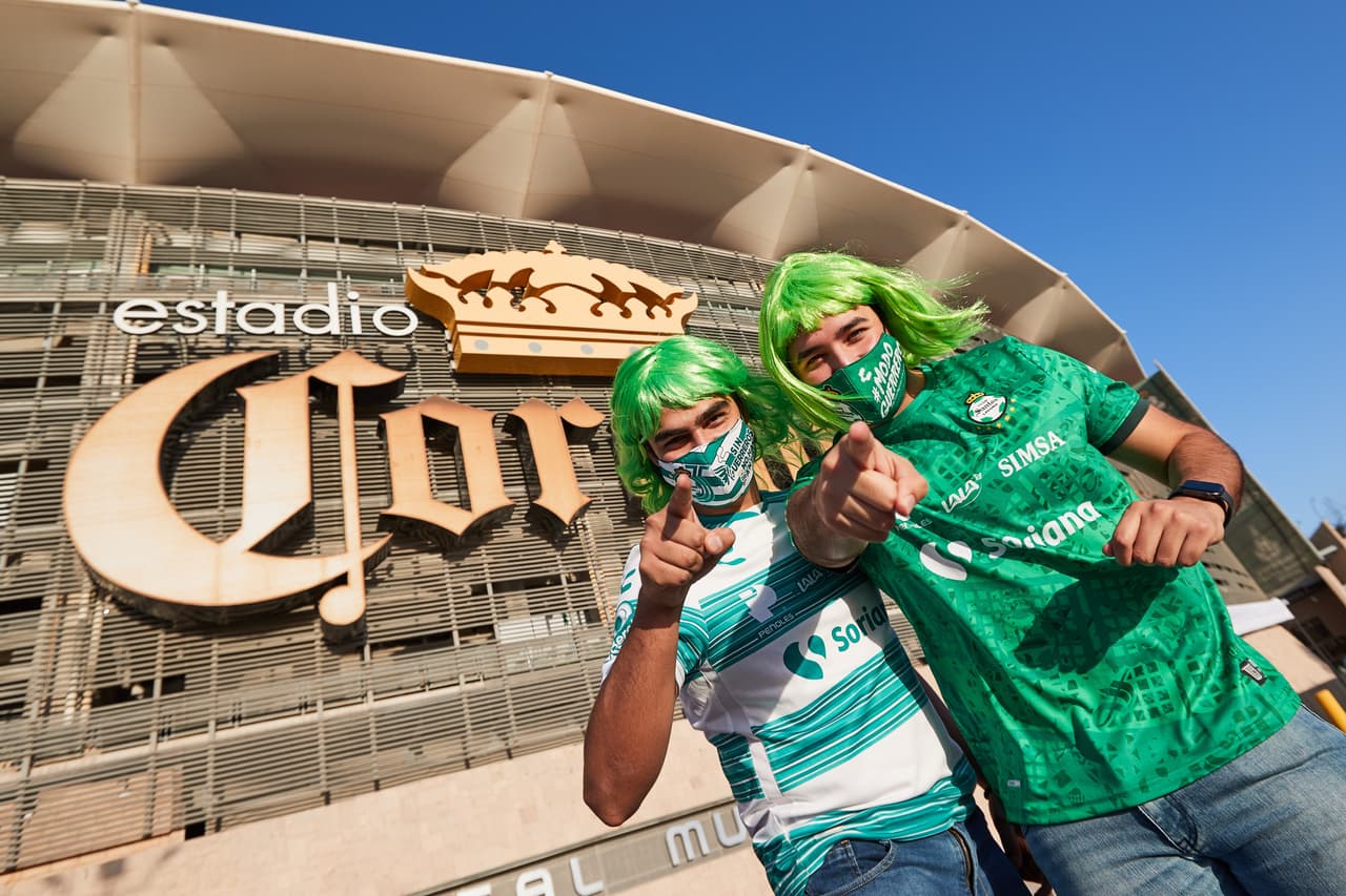 Aficionados se encuentran listos para disfrutar de un nuevo partido de semifinales entre Santos y Puebla.