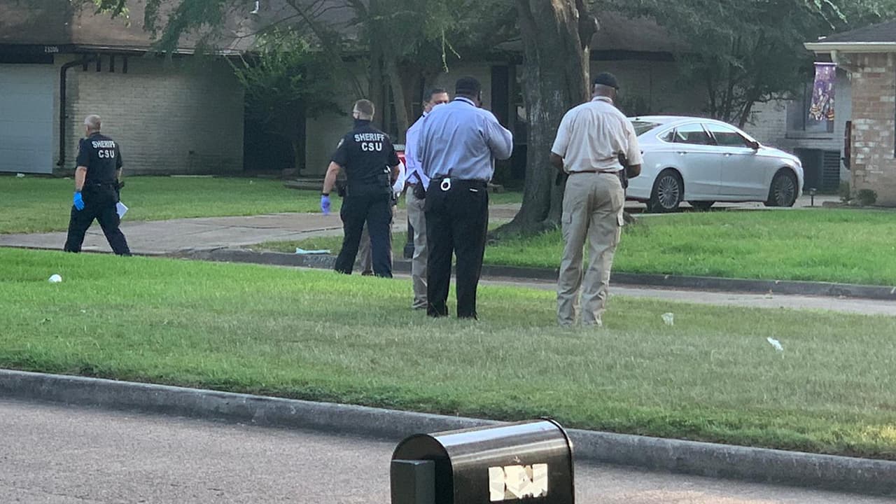 En la casa se encontraban los padres del menor y dos hermanos más.