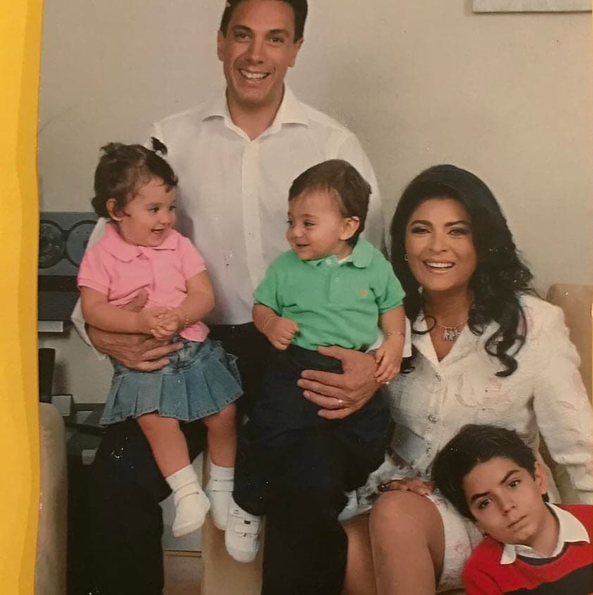 Sin embargo, meses más tarde, en noviembre, la actriz y sus hijos menores se enfermaron.
<br>