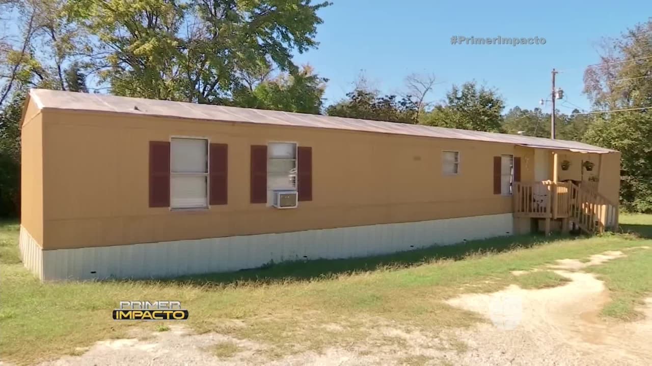 Entre otras cosas , hay quienes afirman que Andrade y Gámez han defraudado a varias personas con esta casa, que incluso ha sido empeñada.