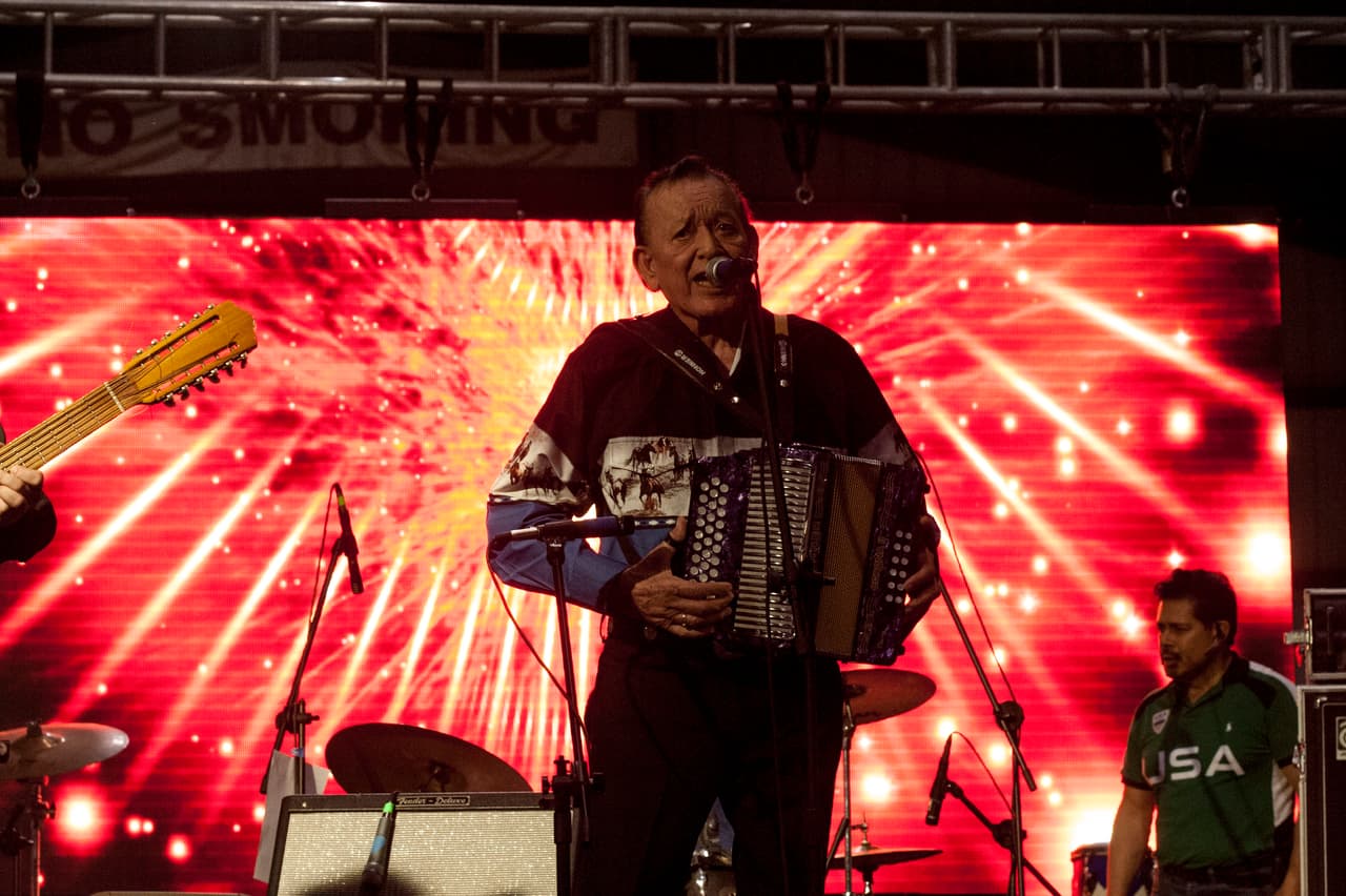 7 escenarios y mas de 50 artistas en 3 dias fueron los ingredientes para PuebloFest el 17 al 19 de marzo donde llegaron personas para disfrutar de todo el estado de California.