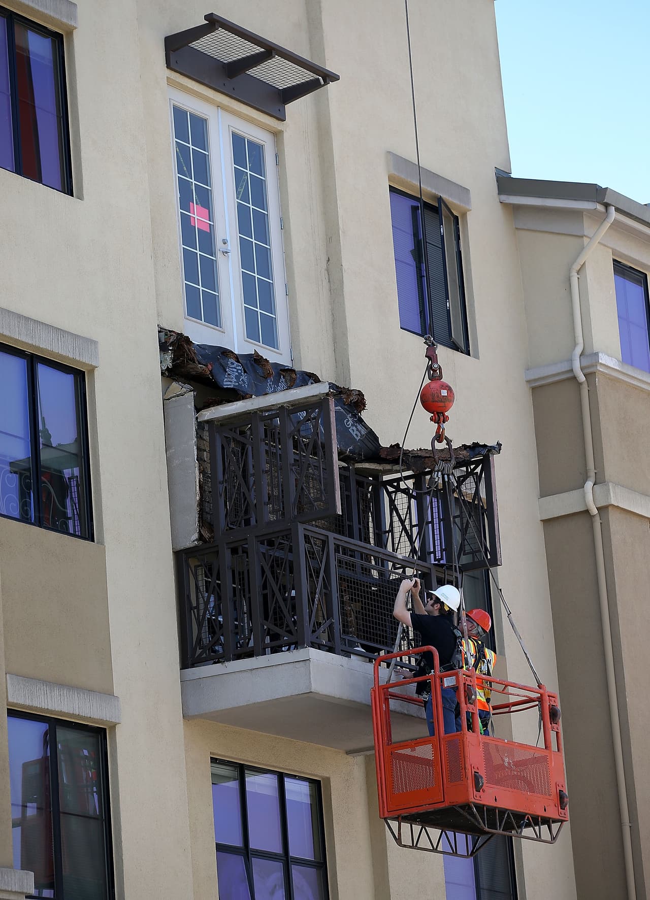 Seis personas murieron y otras siete resultaron heridas luego del colapso.