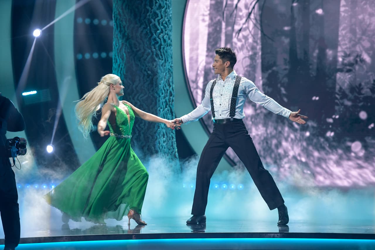 Esta danza fascinó por completo a Yuri, Dayanara y Casper Smart, a quienes el intérprete les demostró que el baile ya es parte de él.