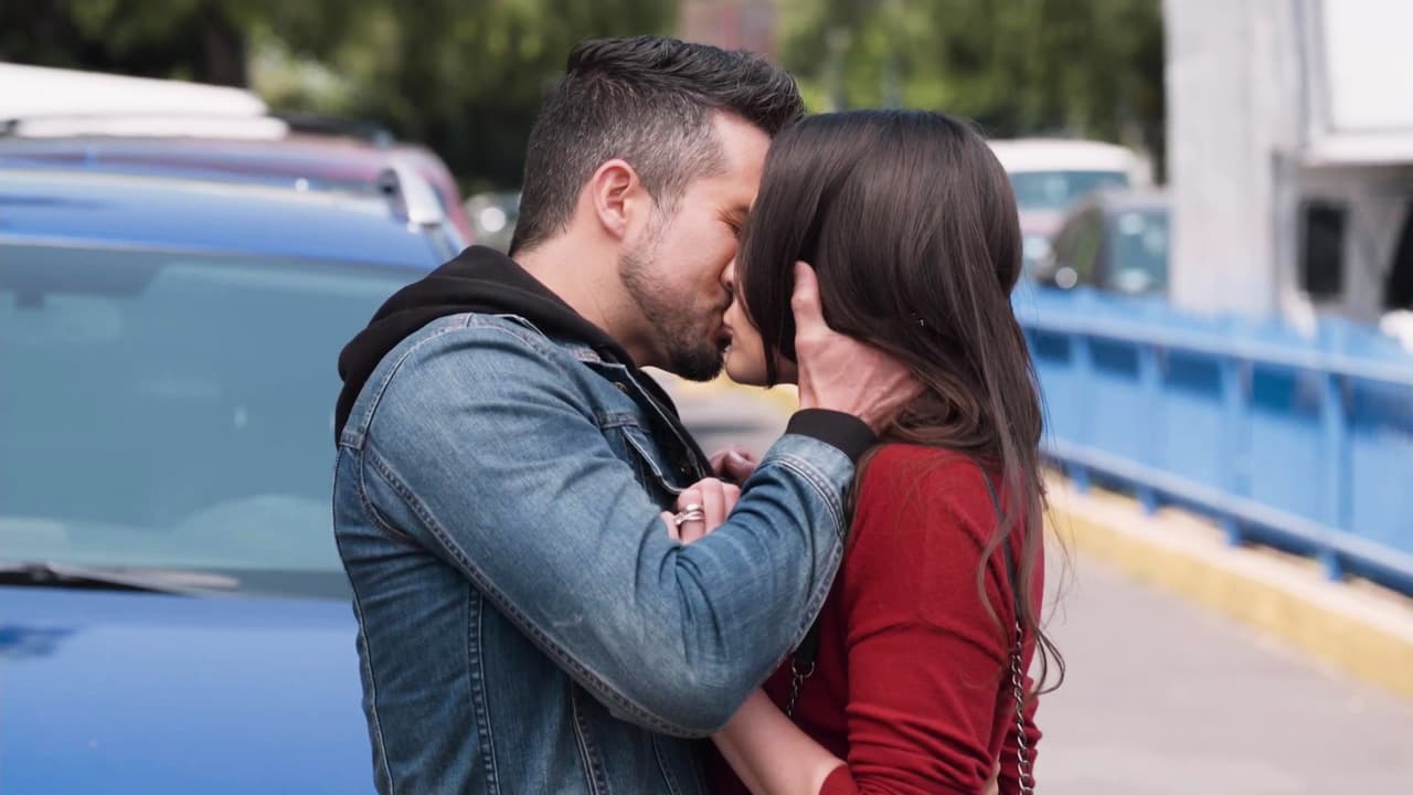 “Sí hubo besos, nos hicieron la prueba a los dos y hubo escenas que no se pudieron quitar y nos preguntaban si estábamos de acuerdo los dos", dijo para 
<a href="https://www.eluniversal.com.mx/espectaculos/eva-cedeno-se-sacrifica-por-su-publico" target="_blank">El Universal</a>, en una entrevista publicada este viernes 10 de julio.
<br>