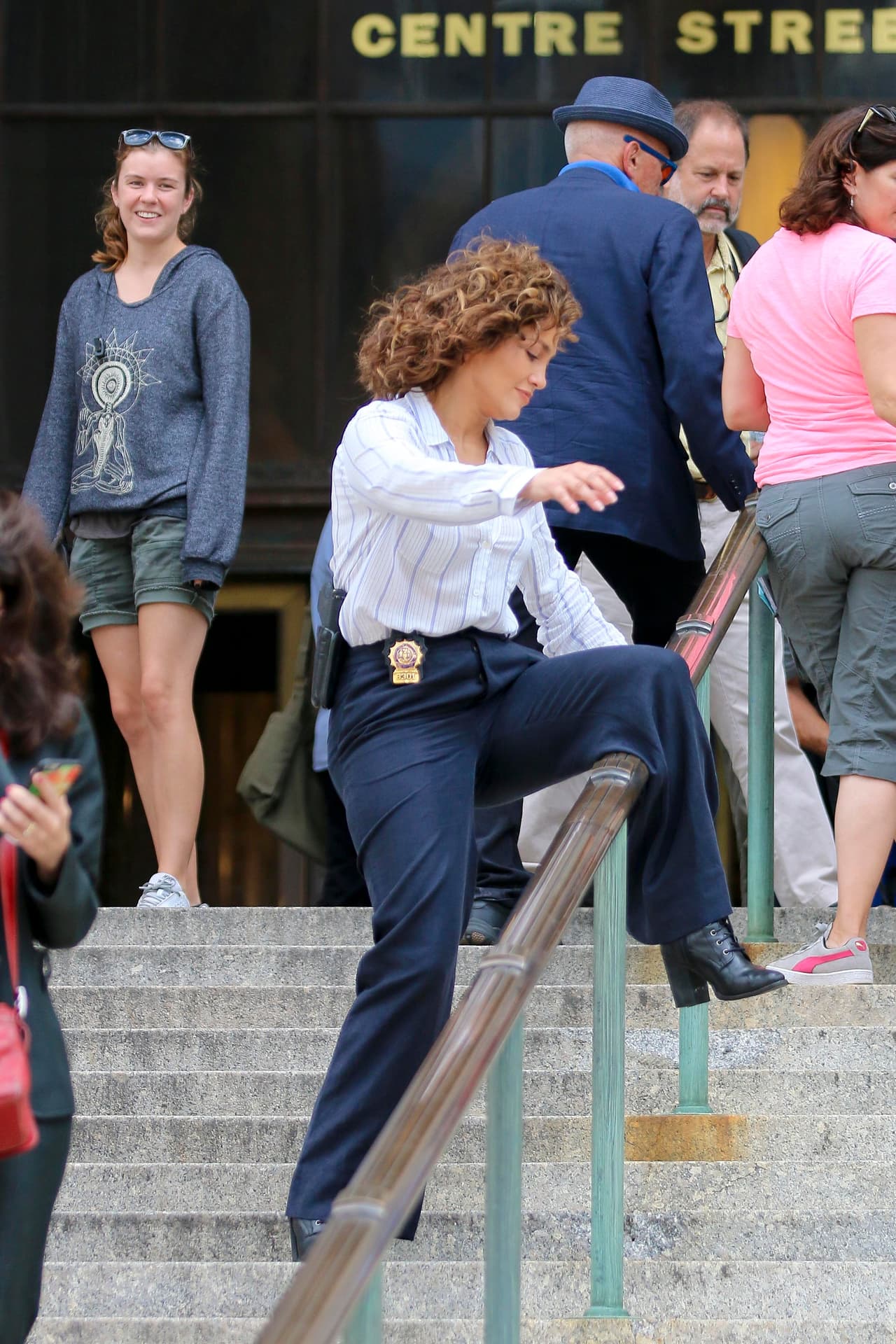 Una escena más en la que tuvo que ponerse en movimiento.