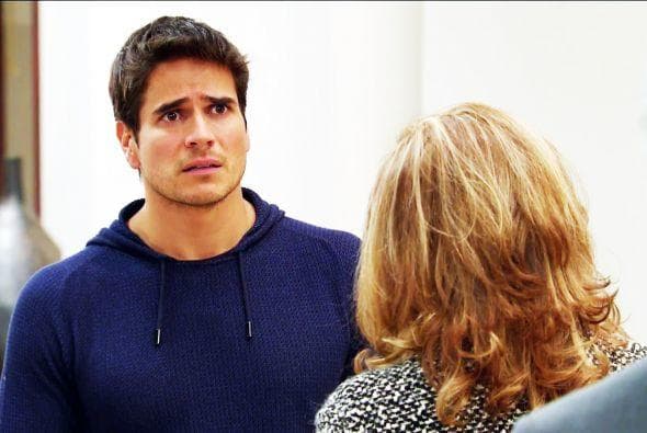 Pero todo le salió mal, su familia le confesó que habían anulado su matrimonio y que Esmeralda se había convertido en mamá.