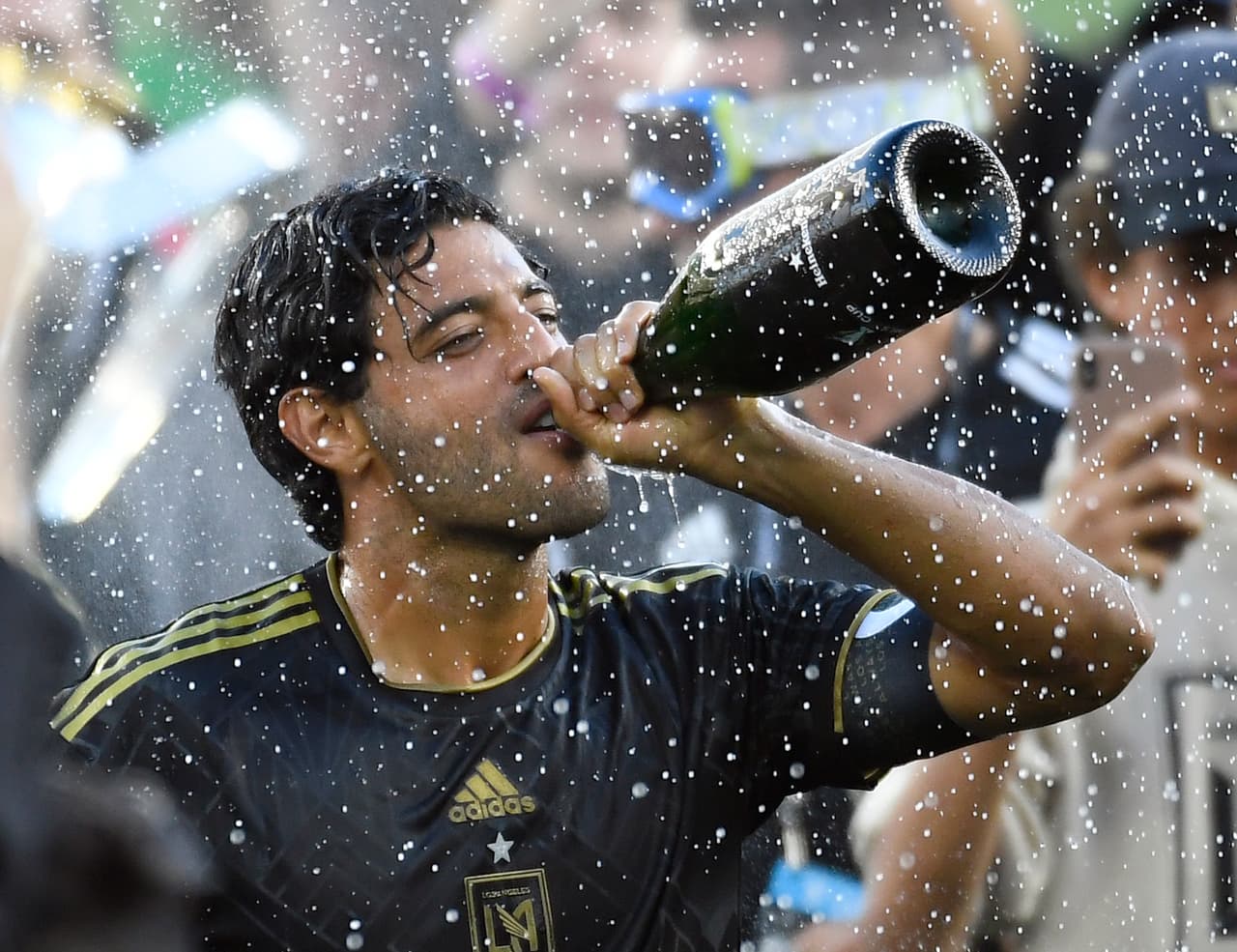 Carlos Vela anticipa a la afición de LAFC que vendrán más títulos