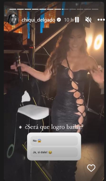 Pero la propia presentadora reconoció en Instagram que el diseño casi le impedía moverse: "Ya lista en la pista, intentando hacer la foto del primer look, 
<b>¿será que lo logro?</b>¿¡ Qué creen!?", escribió en esa red social. 
<br>