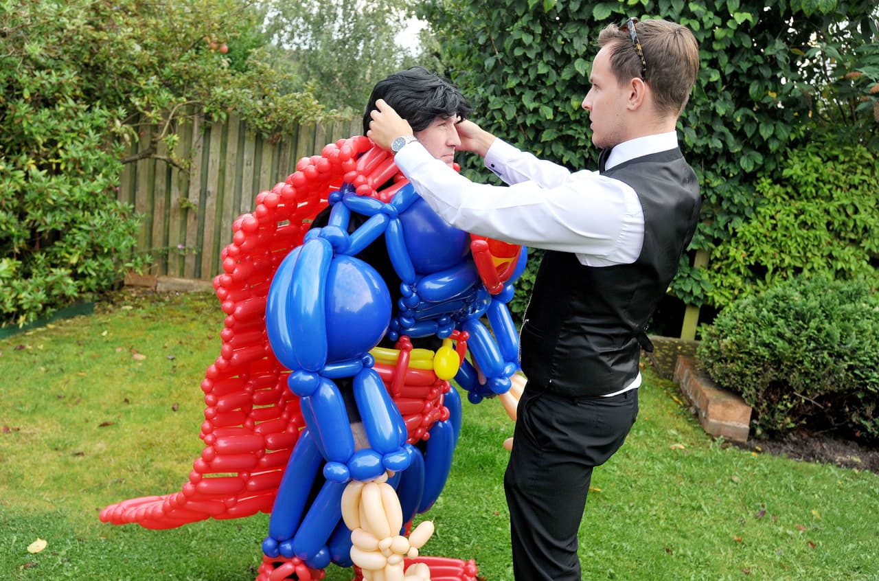 Un mago de Staffordshire lanzó uno de sus más ambiciosos proyectos.