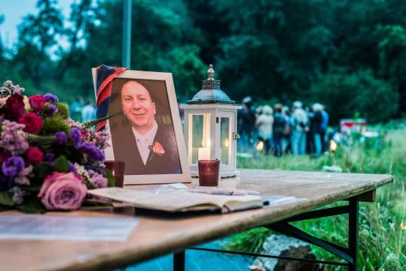 Una foto del belga Benoit Chardome , una de las víctimas del avión de pasajeros de Malaysia Airlines derribado , durante una ceremonia celebrada en Amberes.