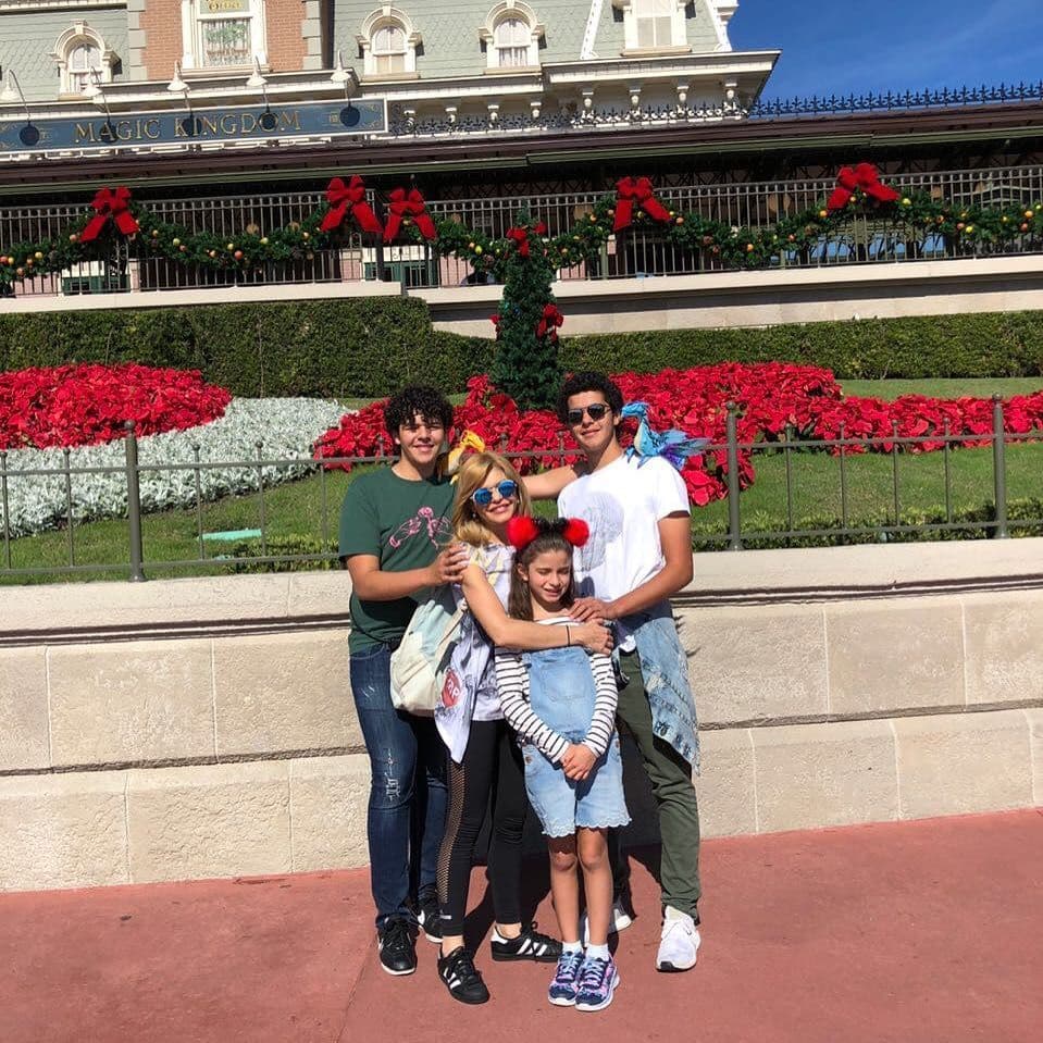 Ahora, con 16 años, decidieron acompañar a su hermanita María Itatí, para pasar unas inolvidables vacaciones en familia.