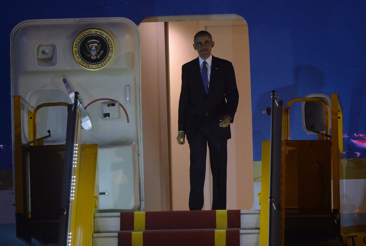 Barack Obama llega a Vietnam, en el comienzo de su gira asiática