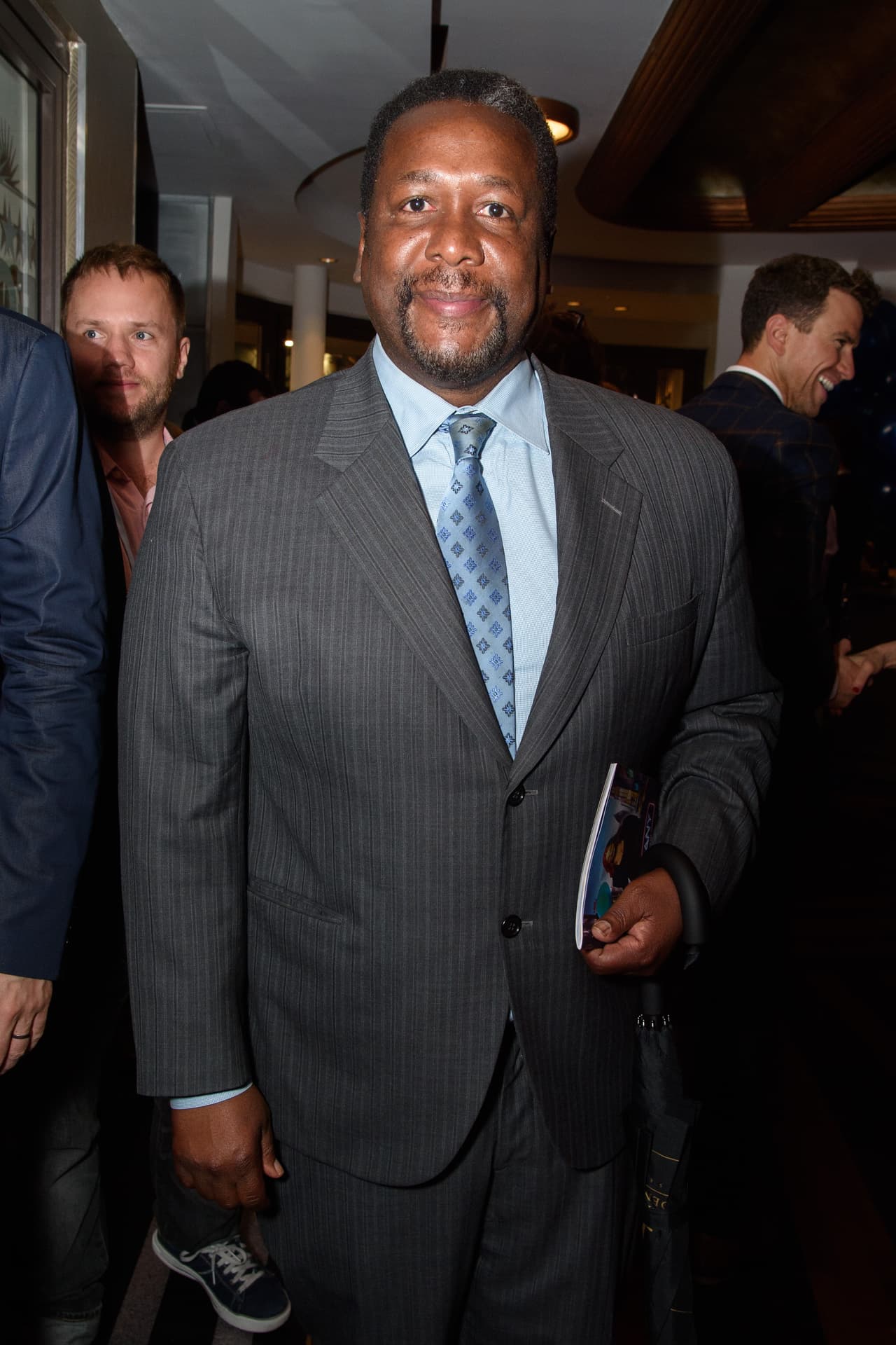 En la entrevista con KTLA 5 Morning News, Pierce dijo que durante su participación en la serie estuvo expectante a una posible visita por parte de Harry, a quien le tenía preparadas algunas palabras como 'padre' de Meghan.
<br>