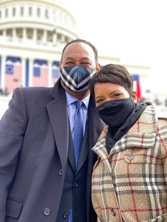 # Inauguration2021.... y el pueblo de Dios dijo ¡AMÉN! 🙏🏾, escribió en la publicación la alcaldesa de Atlanta, Keisha Lance Bottoms.