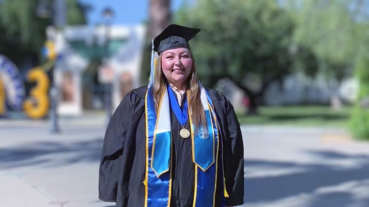 Lucía Sánchez, de la licenciatura en línea a Harvard: una historia de superación y logros