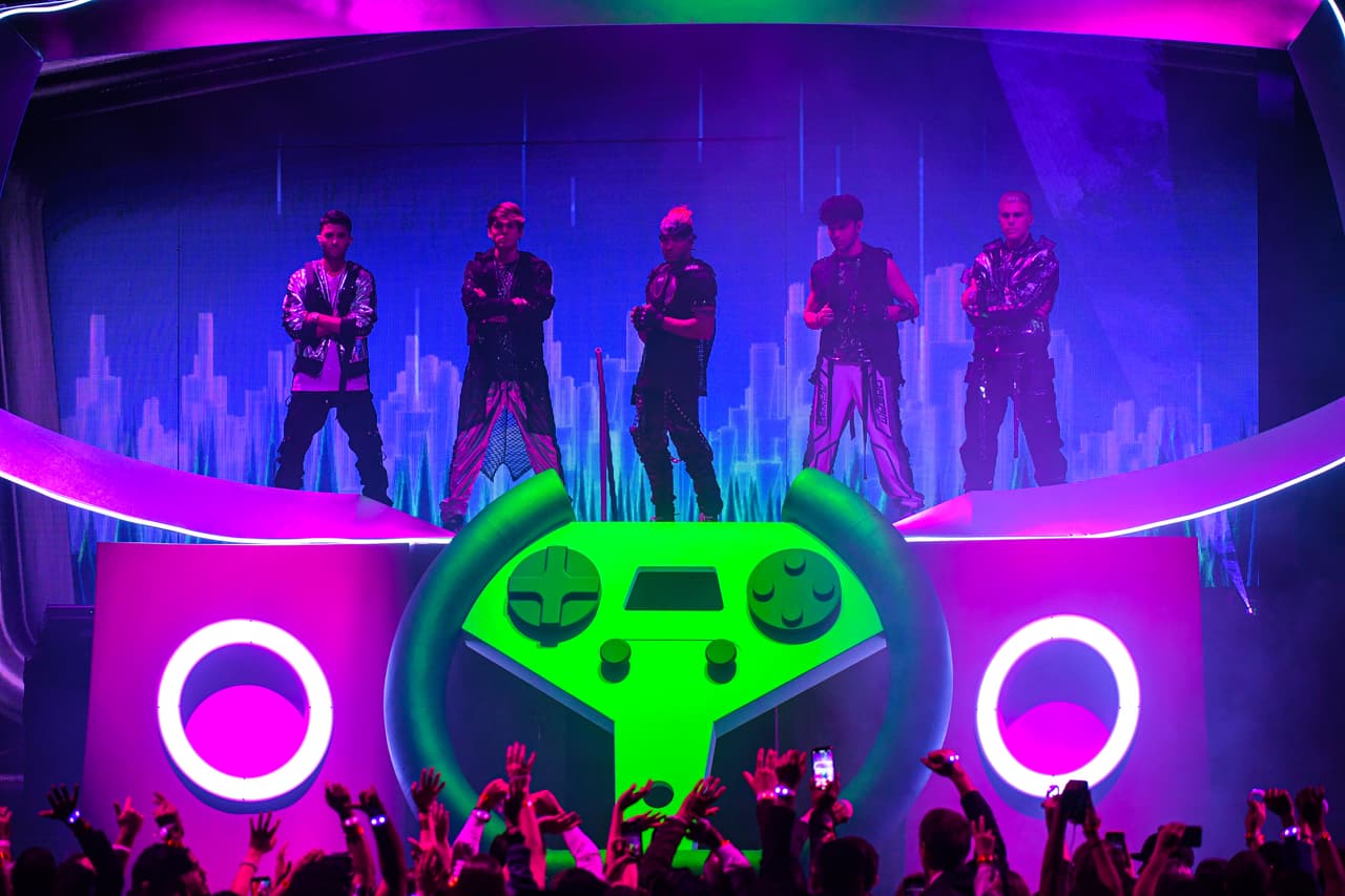 Los ganadores de la primera temporada del concurso musical La Banda, 
<b>CNCO</b>, no podían quedar fuera de esta fiesta musical.