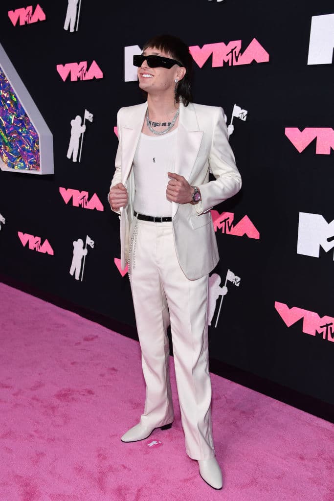 Peso Pluma en los MTV VMAs 2023.