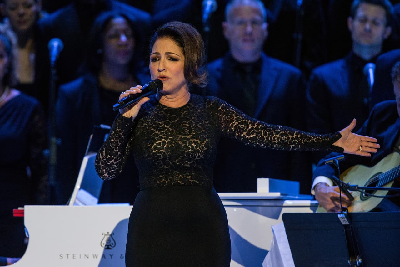 Gloria Estefan cantó el tema 'Más Allà' para los miles de asistentes al Madison Square Garden.