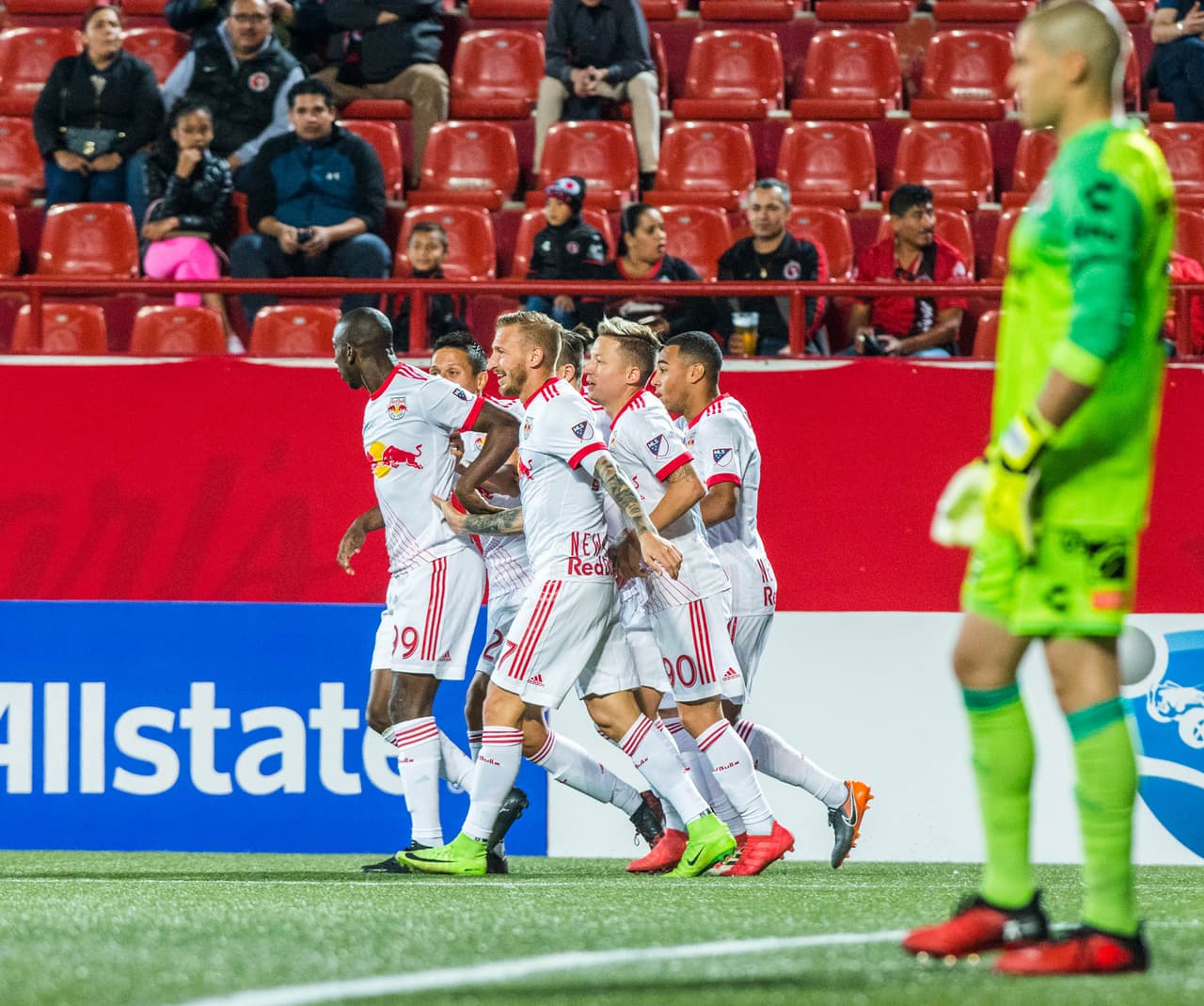 Al minuto 9 del primer tiempo Bradley Wright-Phillips puso el 0-1 a favor de New York Red Bulls.