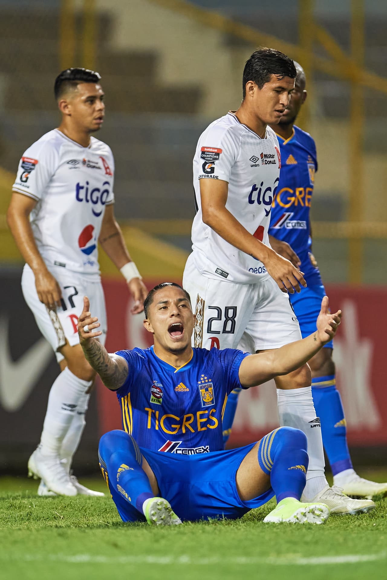 Defiende director del Alianza a Carlos Salcedo