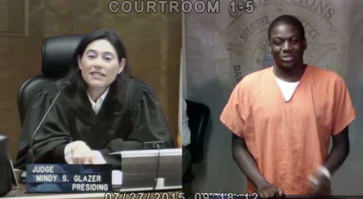 Jueza tiene otro encuentro inesperado en la corte