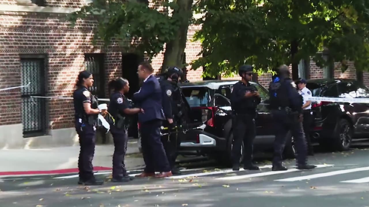 Detective de la Policía de Nueva York es apuñalado en aparente intento de robo en Norwood, El Bronx