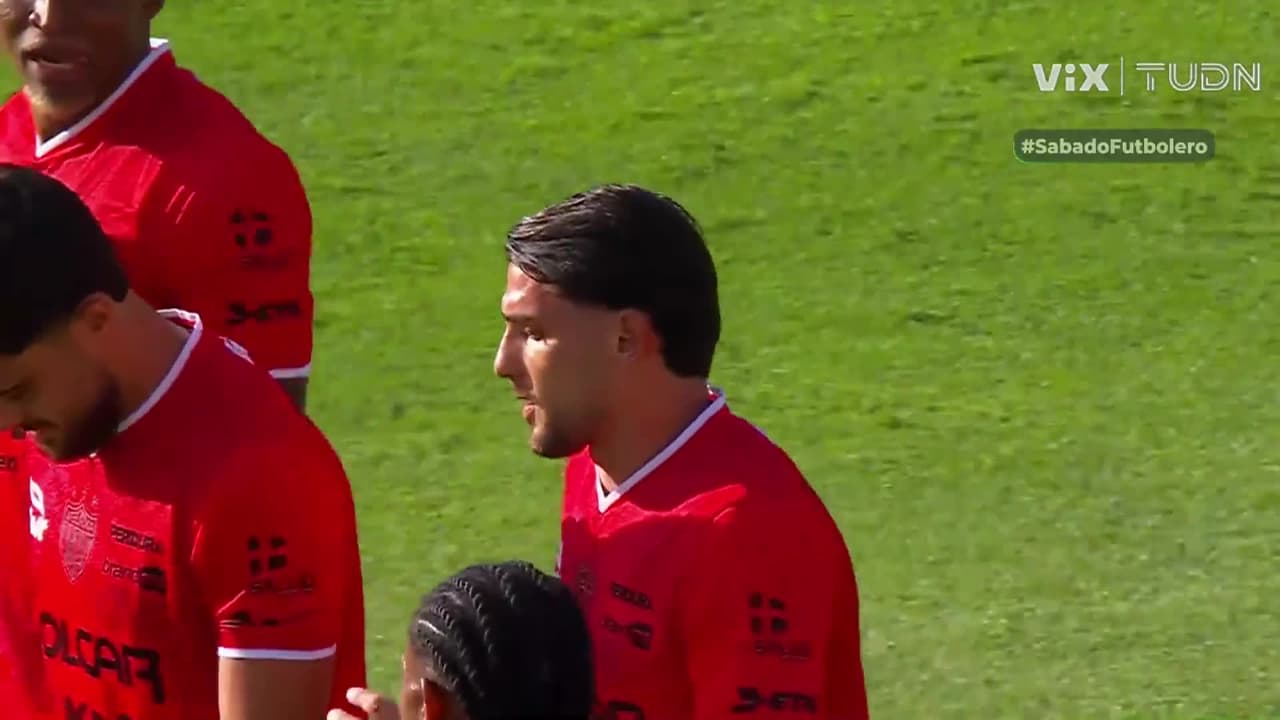 ¡Necaxa abre el marcador! Remate de cabeza de Agustín Oliveros