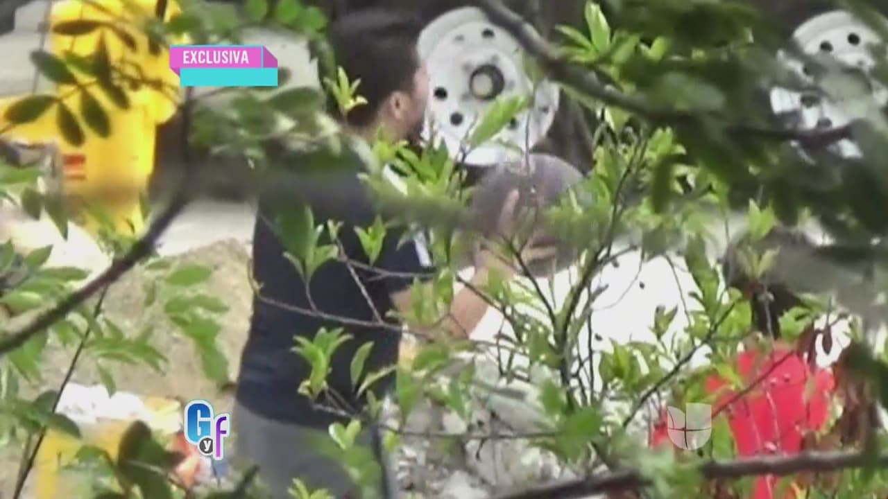 Días después que salió de la cárcel el músico fue captado por las cámaras de El Gordo y la Flaca, jugando en el patio trasero de su casa, compartiendo tiempo con sus hijos en un partido de basquetbol.