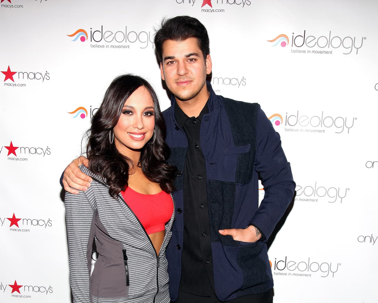En 2011, Rob formó parte de la temporada 13 del reality show 'Dancing with the stars' al lado de la bailarina Cheryl Burke, y aunque el menor de los Kardashian lucía aún delgado, el aumento de peso ya empezaba a ser un problema para él, pues en ese momento se cuestionó su capacidad física para participar en un show que implicaba un esfuerzo físico mayúsculo. Al final, la pareja se fue a casa con el segundo lugar.