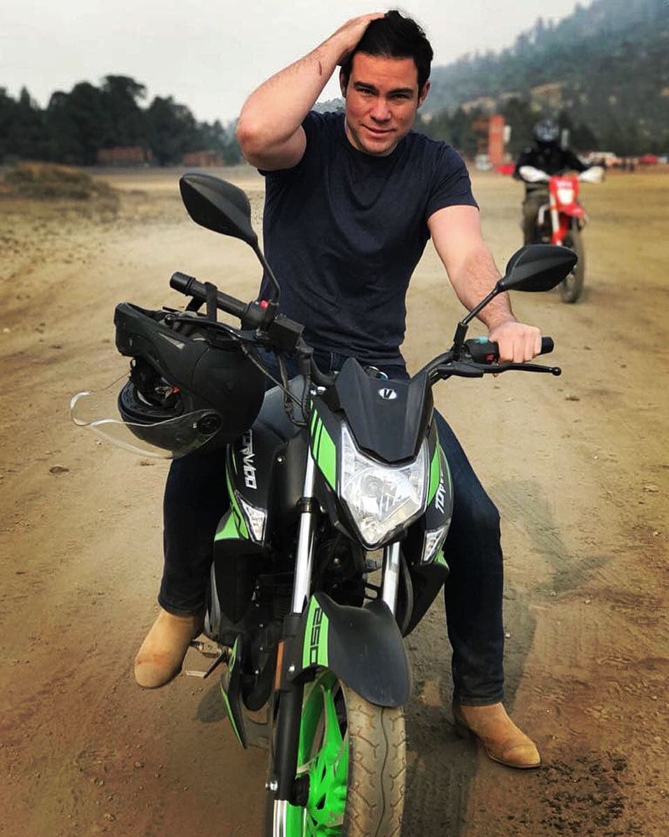 "(Eduardo Capetillo) Me regañaba, me exigía, lo que hace un papá. Mi tía Mónica Marbán y mi tía Biby fue igual", recordó.