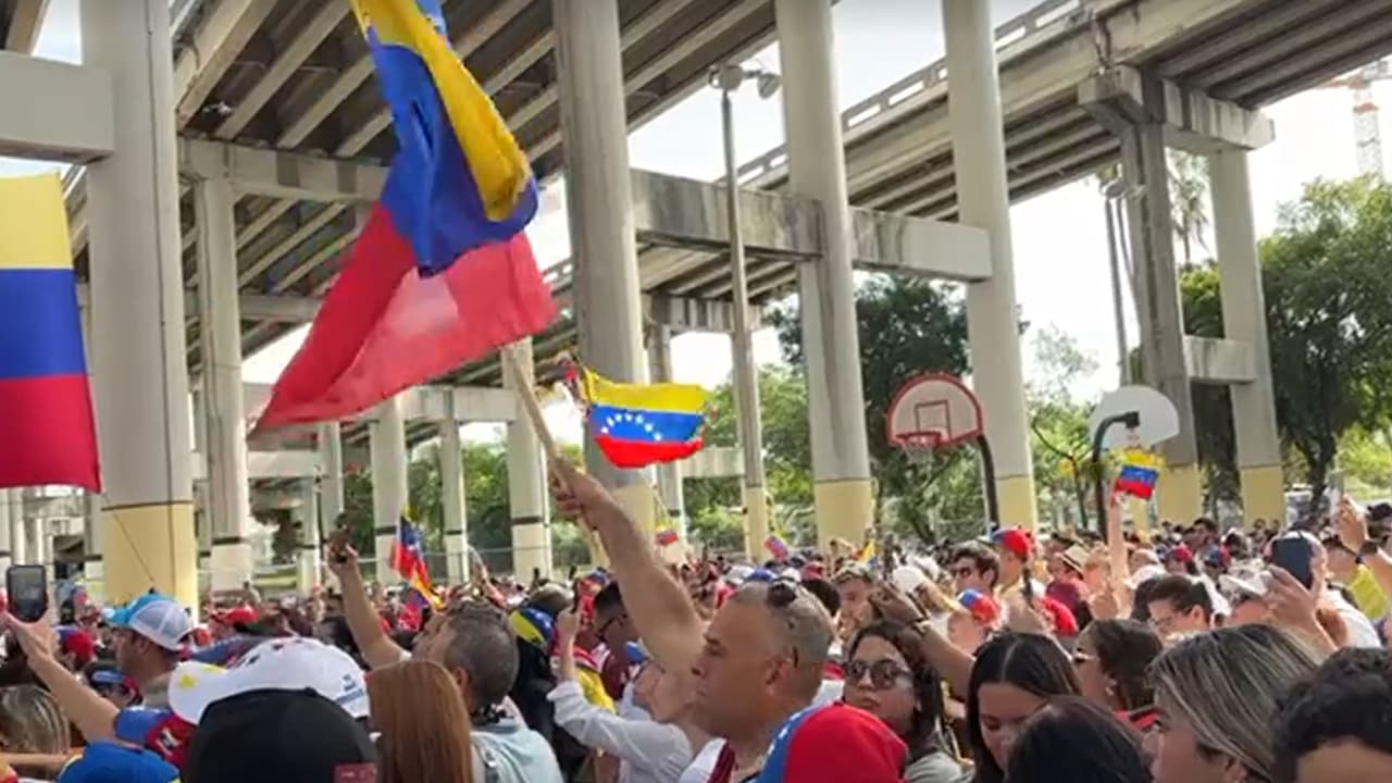 Las elecciones de este domingo decidirán entre la continuidad del chavismo, que lleva 25 años en el poder, o la victoria de la oposición unida.