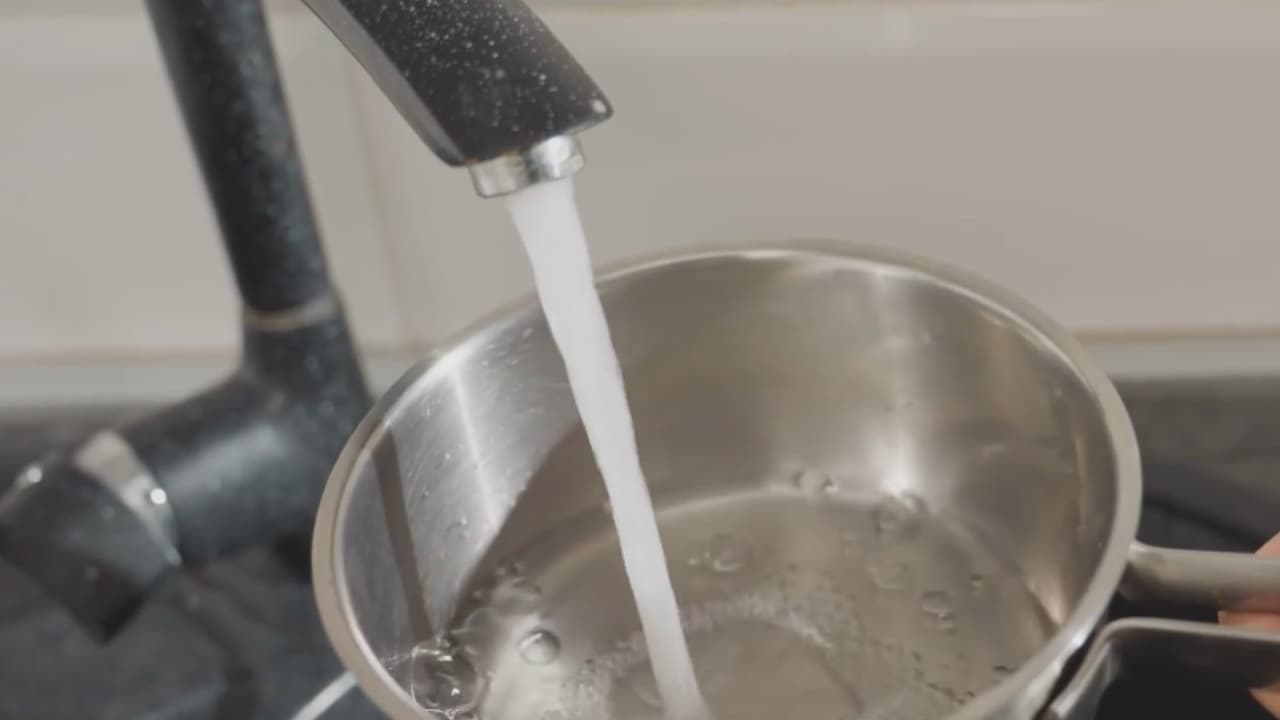 Presencia de plomo en tuberías de agua en Aurora, Illinois, ¿qué hacer?