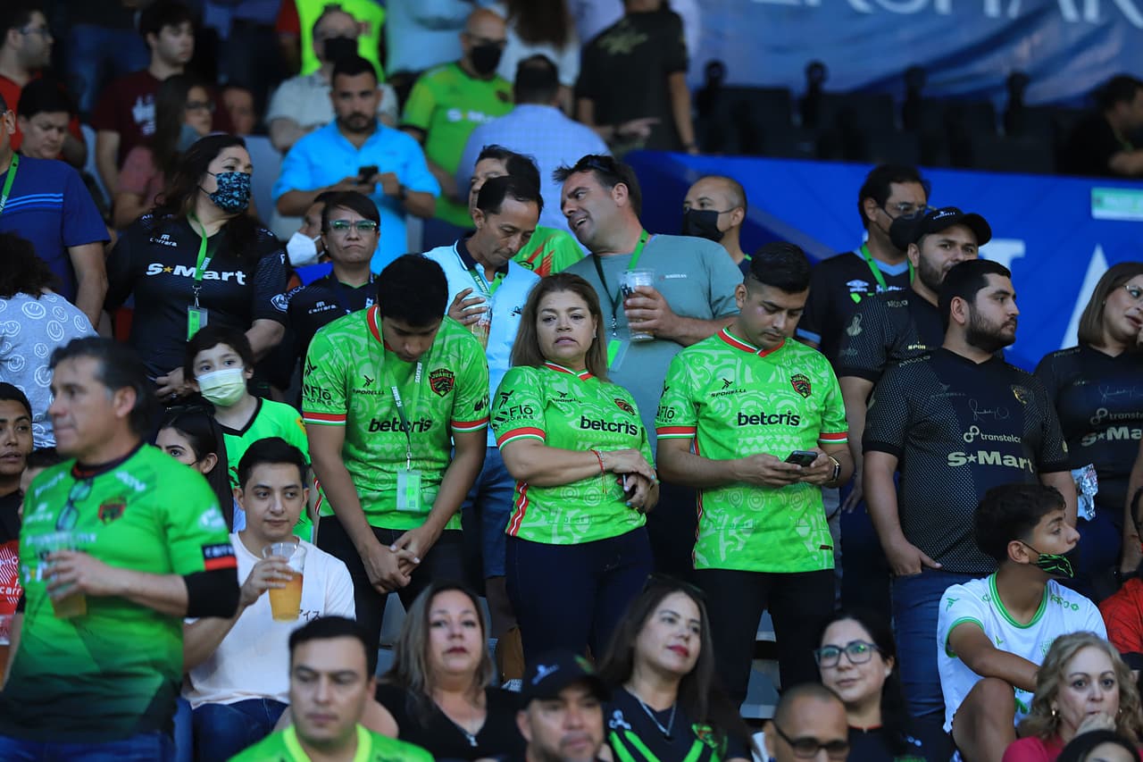 La fiel afición chihuahuense, en el Oímpco Benito Juárez.