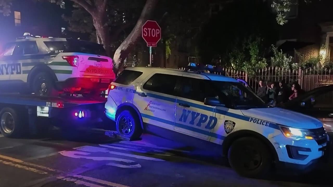 Chocan dos patrullas del NYPD en El Bronx
