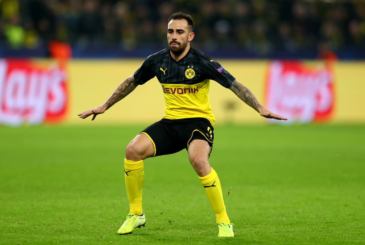 Paco Alcácer. Borussia Dortmund recibió de Villarreal 25.5 millones de dólares por el centro delantero de 26 años.