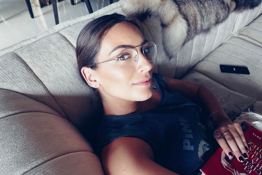 "House+Love=H O M E", fue como 
<b><a href="http://www.univision.com/temas/ana-brenda-contreras">Ana Brenda</a></b> describió el sentimiento de alegría al estar una vez en casa junto a su familia.